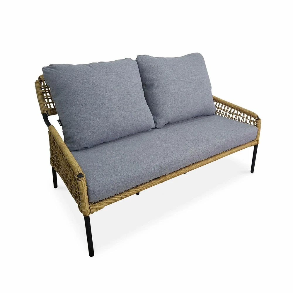 Salon De Jardin Bas 4 Places Komodo – Ensemble Canapé 2 Places Et 2 Fauteuils Avec 3 Tables Gigognes. Résine Tressée Effet Rotin. 2 Salon De Jardin Bas 4 Places Komodo – Ensemble Canapé 2 Places Et 2 Fauteuils Avec 3 Tables Gigognes. Résine Tressée Effet Rotin. – Image 2