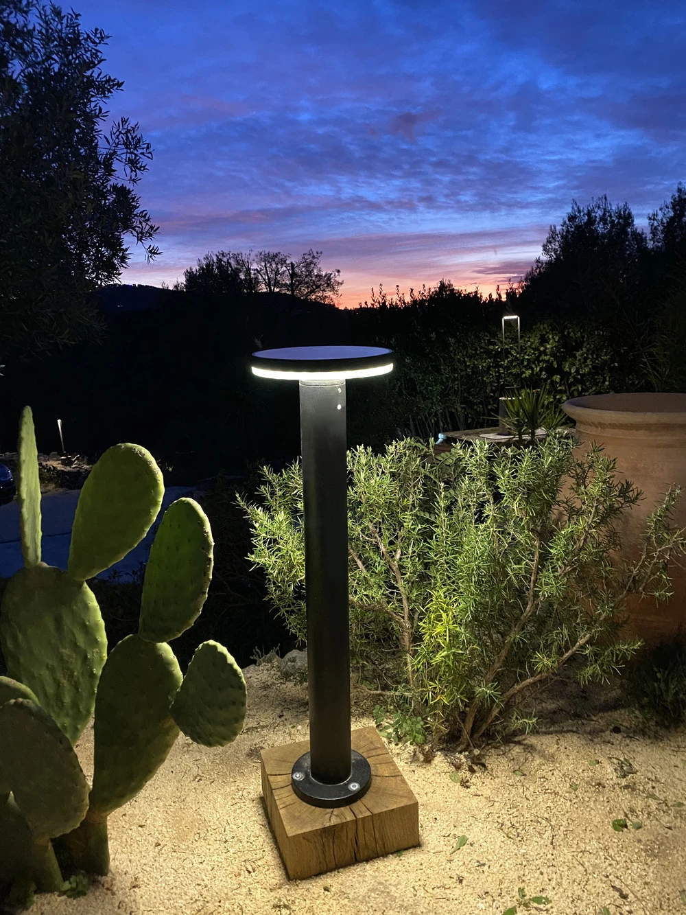 Borne Solaire California 3000°k 2 Borne Solaire California 3000°k – Image 2