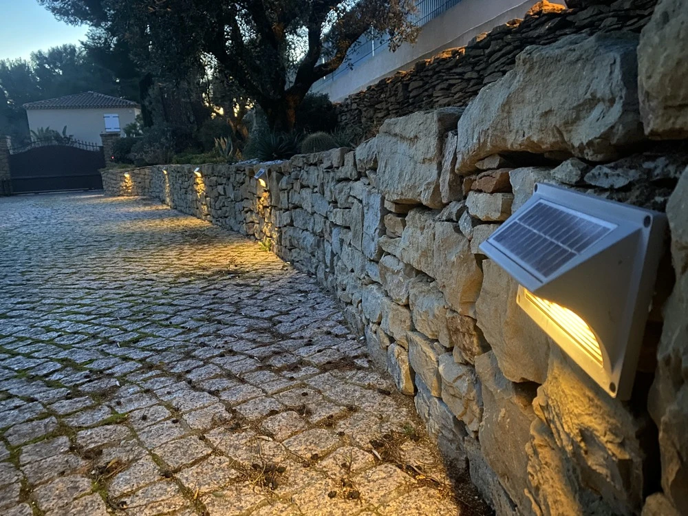 Applique Balisage Solaire 3000°k 2 Applique Balisage Solaire 3000°k – Image 2