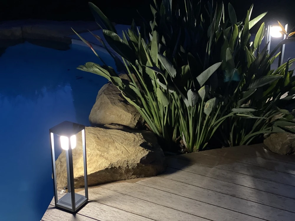 Borne Solaire 50cm Gamme Roma - Blanc Chaud 3000°k 300lm - Faisceau 120° - Bf Light 3 Borne Solaire 50cm Gamme Roma - Blanc Chaud 3000°k 300lm - Faisceau 120° - Bf Light – Image 3