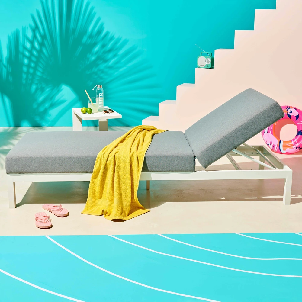 Ensemble Bain De Soleil Avec Tablette En Aluminium Blanc 5 Ensemble Bain De Soleil Avec Tablette En Aluminium Blanc – Image 5