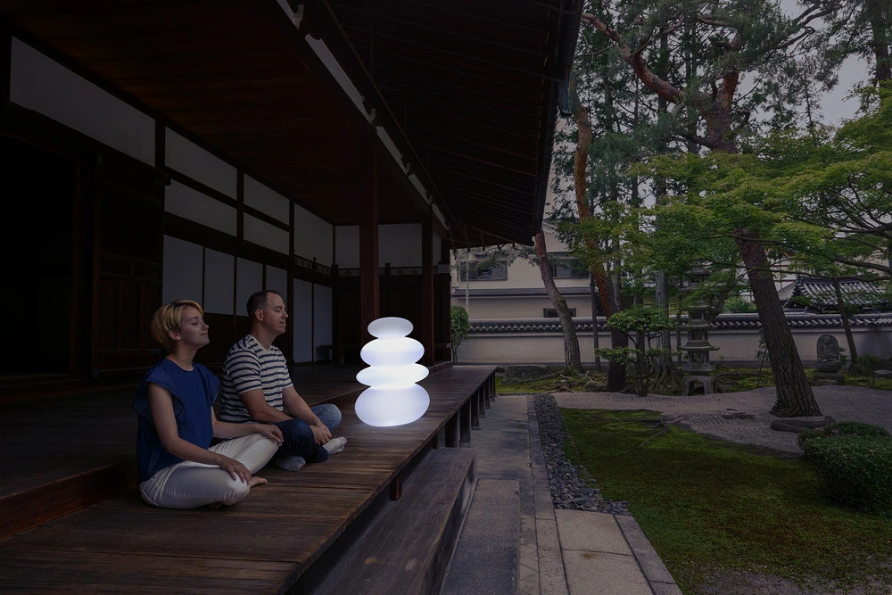 Lampe Balans 70 En Forme De Galets Zen Lumière Blanche Froide Par Câble Hauteur 70cm 2 Lampe Balans 70 En Forme De Galets Zen Lumière Blanche Froide Par Câble Hauteur 70cm – Image 2