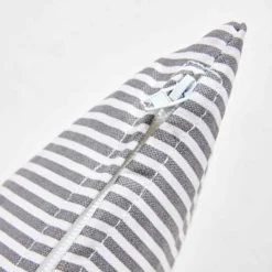 Lot De 2 Coussins Carrés Polyester Linea Gris 45x45x8 Cm 9 Lot De 2 Coussins Carrés Polyester Linea Gris 45x45x8 Cm -Konst Decor Magasin 6488657c254bc6.35113530