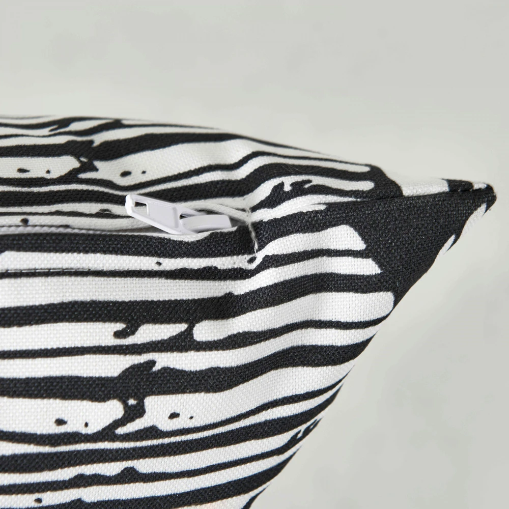 Lot De 2 Coussins Carrés Polyester Maasai 45x45x8 Cm 2 Lot De 2 Coussins Carrés Polyester Maasai 45x45x8 Cm – Image 2