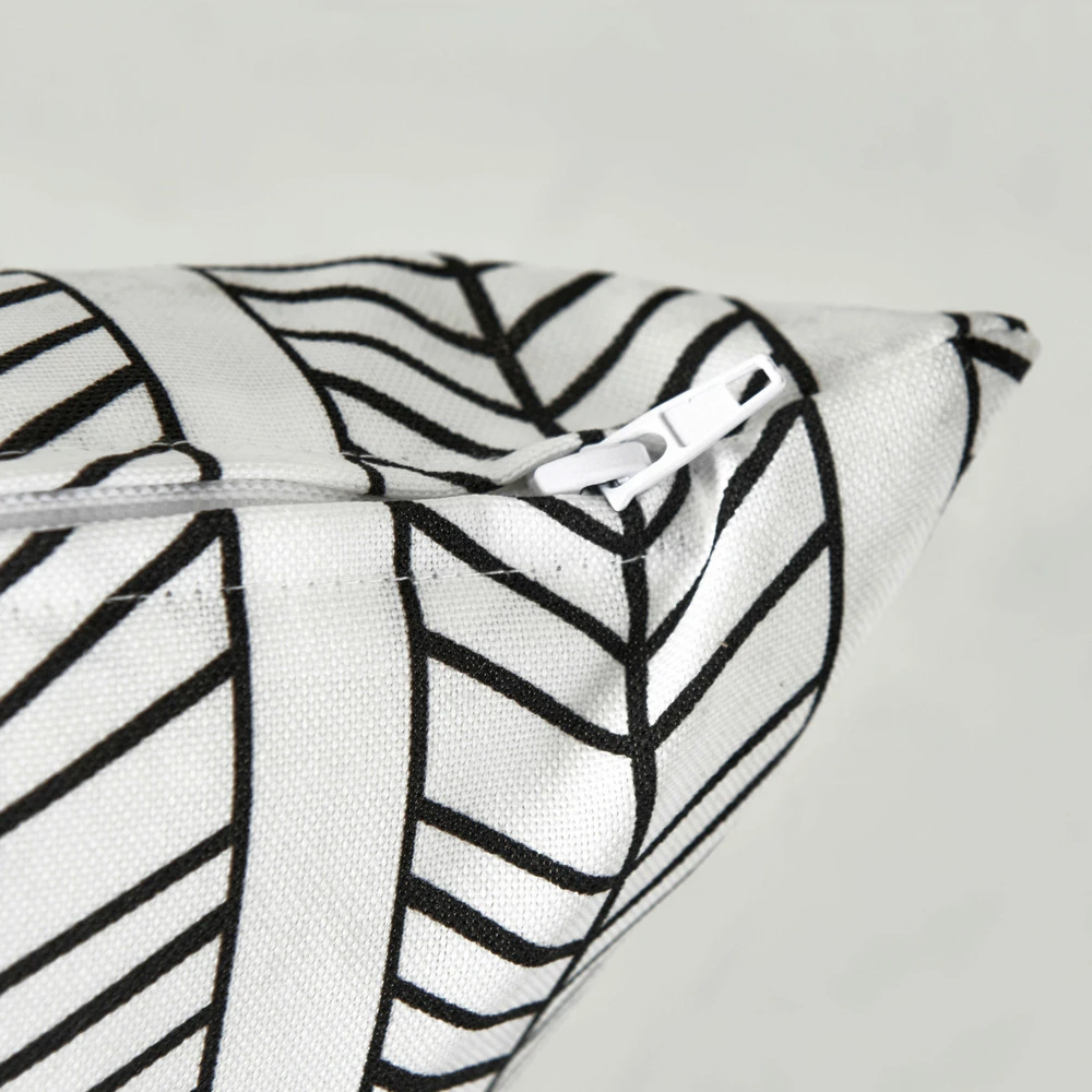 Lot De 2 Coussins Carrés Polyester Tembu 45x45x8 Cm 3 Lot De 2 Coussins Carrés Polyester Tembu 45x45x8 Cm – Image 3