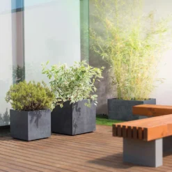 Pot Cube Millenium Plastique Réserve D'eau & Roulettes Anthracite 49cm 10 Pot Cube Millenium Plastique Réserve D'eau & Roulettes Anthracite 49cm -Konst Decor Magasin 814656 009