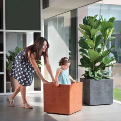 Pot Cube Millenium Plastique Réserve D'eau & Roulettes Anthracite 49cm 11 Pot Cube Millenium Plastique Réserve D'eau & Roulettes Anthracite 49cm -Konst Decor Magasin 814656 010